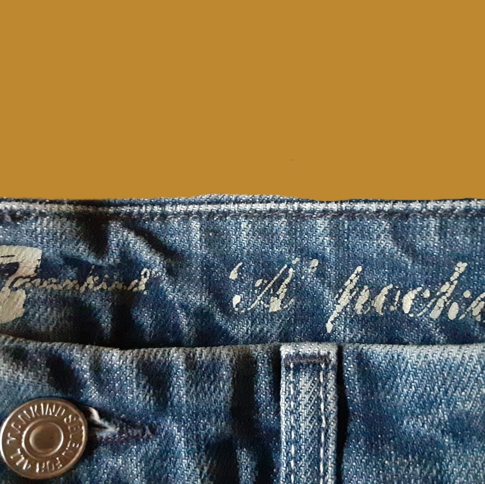 Jean - Picture 3 of 5